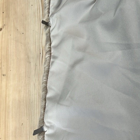 Gap Sheep Vest - Picture 13 of 14